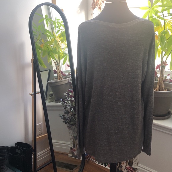 Gap Gray Casual Top - Picture 4 of 6